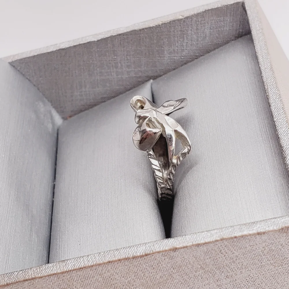 Silver Diamond Cut Vintage Bow Ring